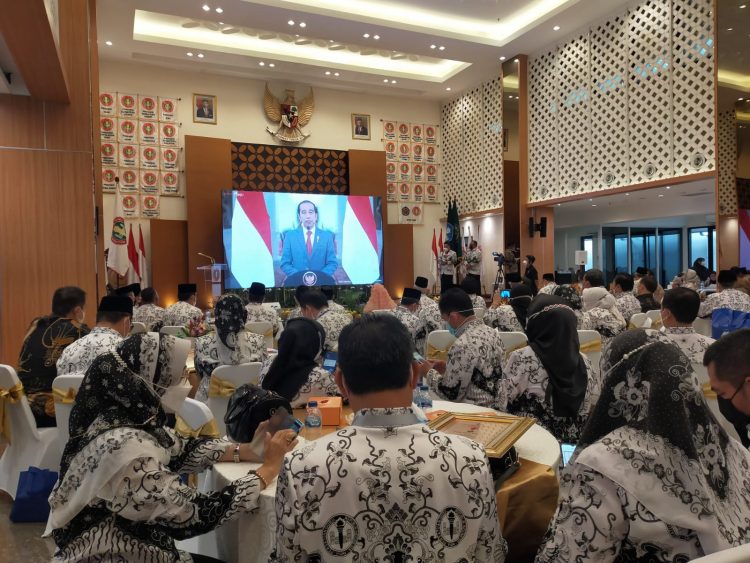 Guru Juga Dilarang Cuti Saat Natal dan Tahun Baru