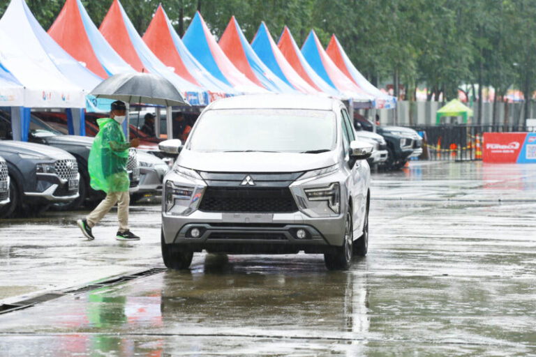 Periksa Komponen Penting di Mobil saat Menghadapi Musim Hujan