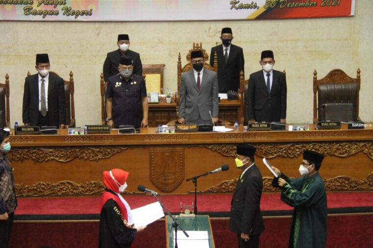 Yunus Muda Jadi Wakil Ketua, Rahmad Resmi Jadi Anggota DPRD Batam