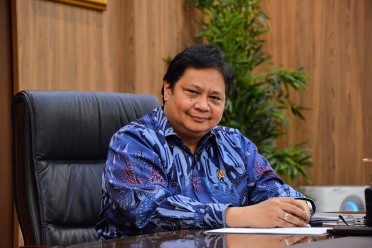 Menko Airlangga Raih PMI Award 2021 sebagai Tokoh Inspiratif