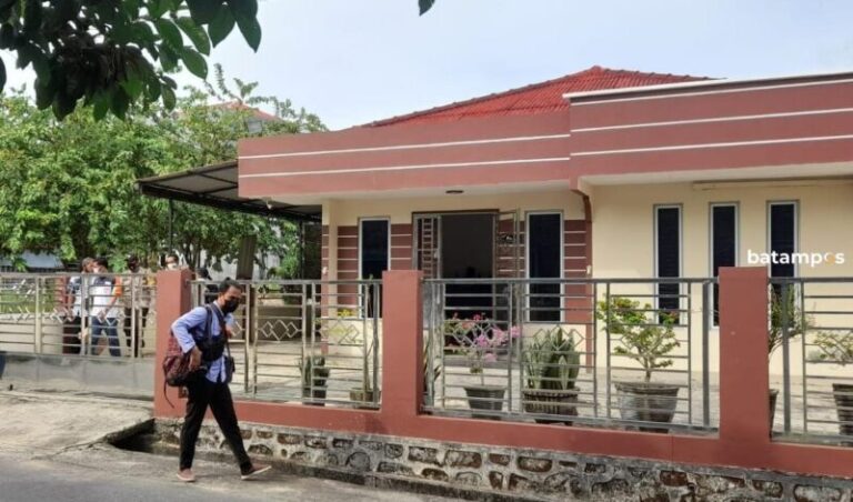 Diduga Terlibat Penyelundupan PMI Ilegal, Polisi Geledah Rumah di Kampung Kamboja