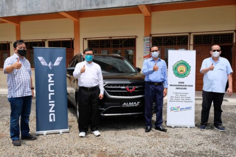Wuling Bakti Pendidikan Tingkatkan Kualitas di Sekolah Kejuruan