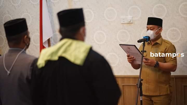 Bupati Lingga Lantik Darmawan selaku Komisaris, dan Syahrial sebagai Direksi BUMD PT Pembangunan Selingsing Mandiri