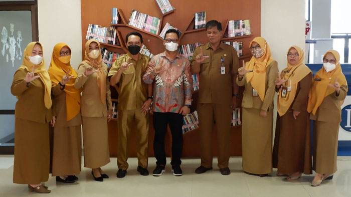 Kunjungi Perpustakaan Kota Tarakan, Senator Hasan Basri Sampaikan Pentingnya Peningkatan Minat Baca