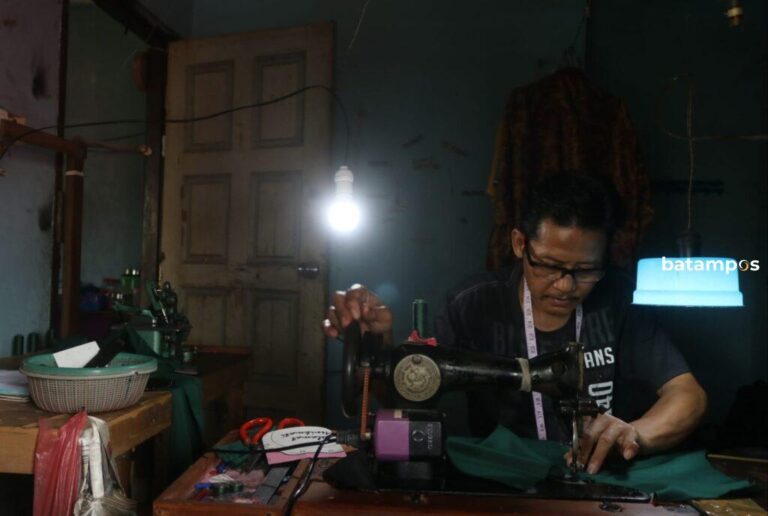 PLN Berikan Stimulus Listrik, Masyarakat Terima Manfaat