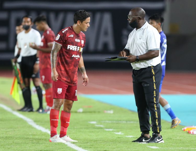 Jacksen F. Tiago Jalani Debut, Hasilnya Mengecewakan