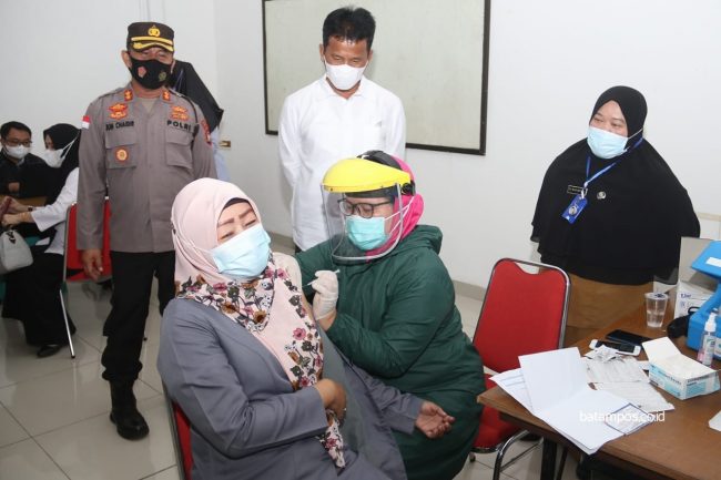 Vaksinasi Covid-19 Batam Dikebut, Capaian Dekati 100 Persen dari Target