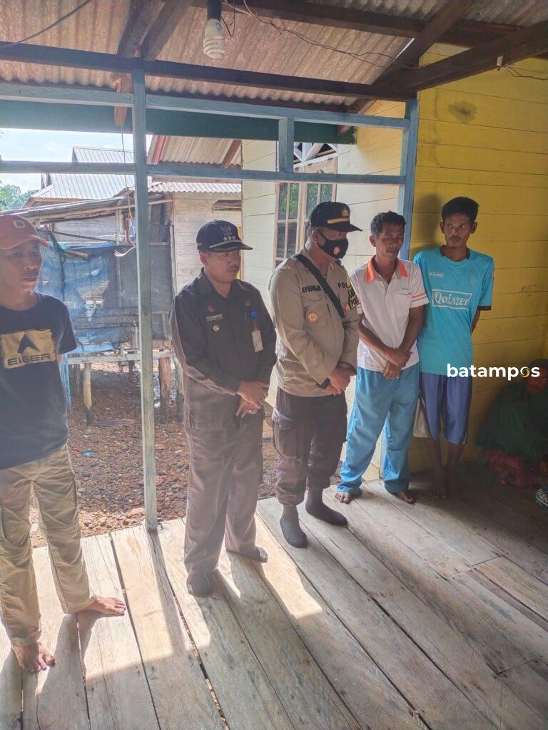 Dinsos dan Tagana Karimun Beri Bantuan untuk Korban Kebakaran di Moro