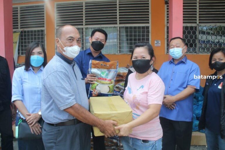 Jelang Imlek, Hakka Kepri Sediakan 1.700 Paket Sembako Murah 