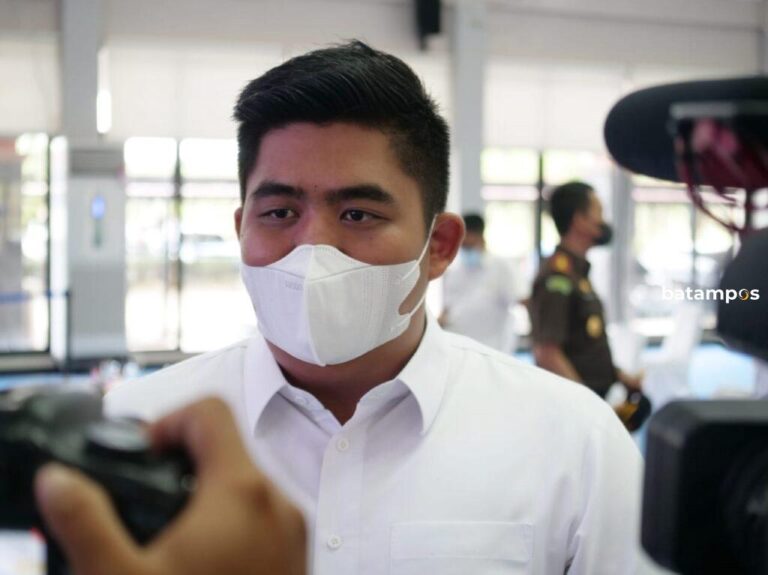 Jika Melihat Karhutla, Roby Minta ke Warga Segera Laporkan ke Damkar atau Pihak Berwajib