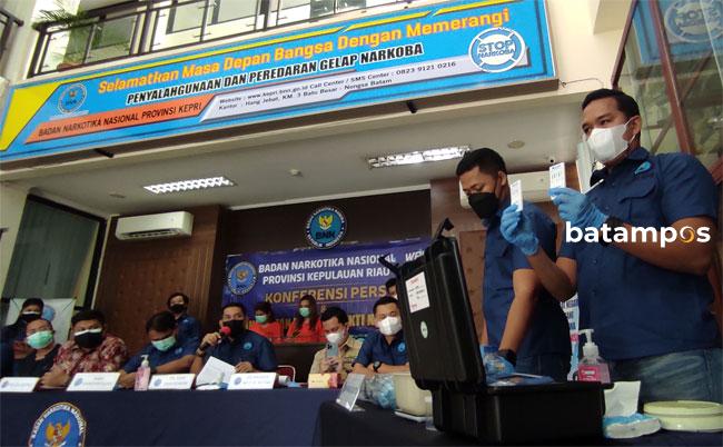 Dua Wanita Cantik Asal Jakarta Ditangkap di Batam, Gara-gara Ambil Benda Ini