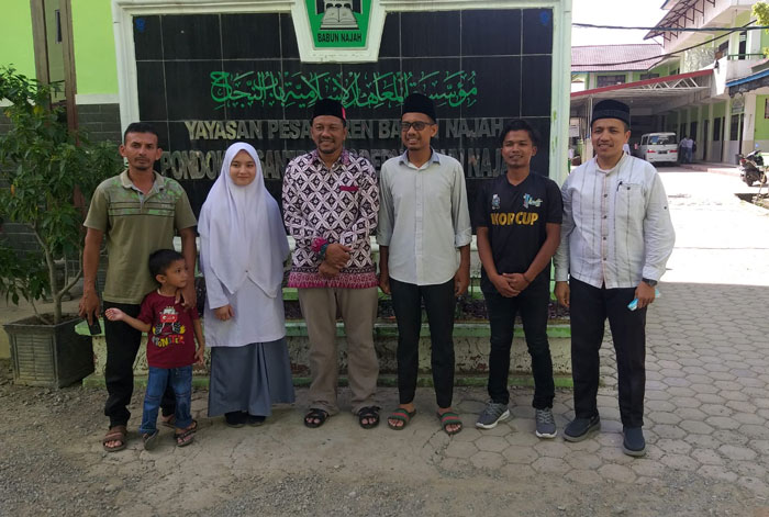 Syech Fadhil Kunjungi Dua Anak Asuh Asal Pulo Aceh yang Berprestasi di Dayah