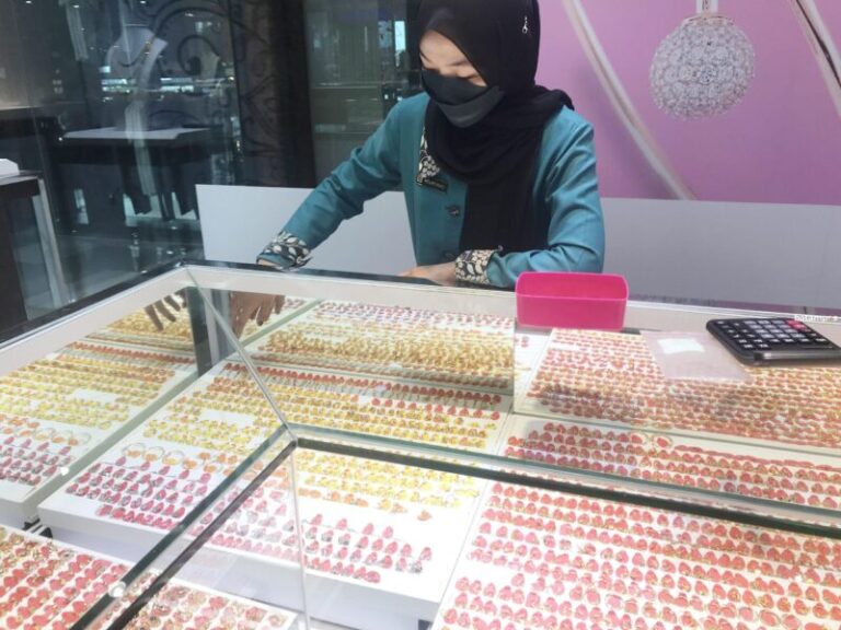 Harga Emas Mulai Naik