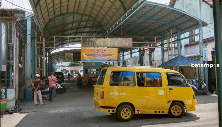 Penumpang Melalui Pelabuhan Sri Tanjung Gelam Wajib Miliki Kartu Vaksin