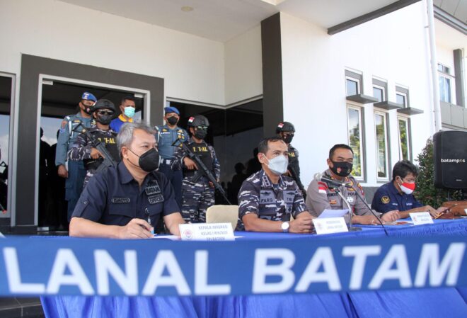 Lanal Batam Sergap Aksi Penyelundupan TKI di Tanjunguncang
