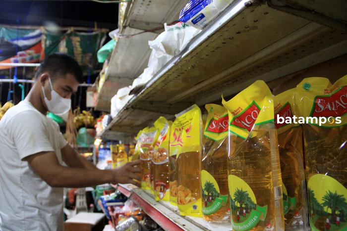 Minyak Goreng Murah Merek Terkenal Sulit Ditemukan di Batam