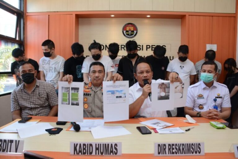 Imigrasi Batam Dalami Pelanggaran 10 WNA yang Terlibat Pemerasan Dengan Modus Video Call Sex