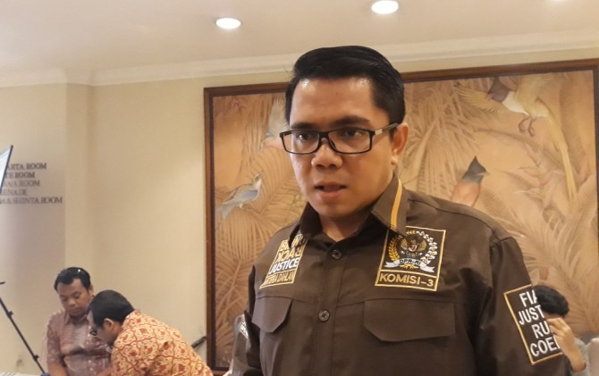 Dipolisikan Majelis Adat Sunda, Begini Respons Arteria Dahlan