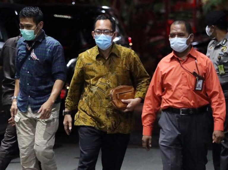 Hakim Itong Isnaeni Hidayat Terima Suap Diduga Terkait Perkara PHI