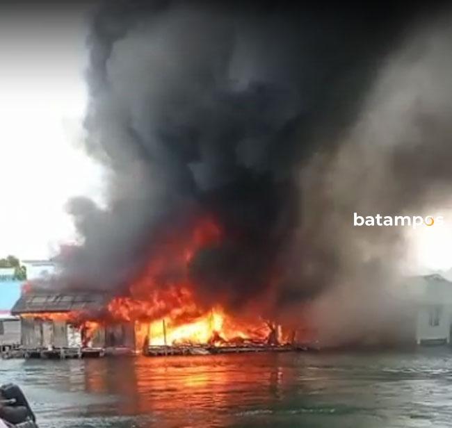 19 Rumah di Pulau Buluh Ludes Dilahap Api