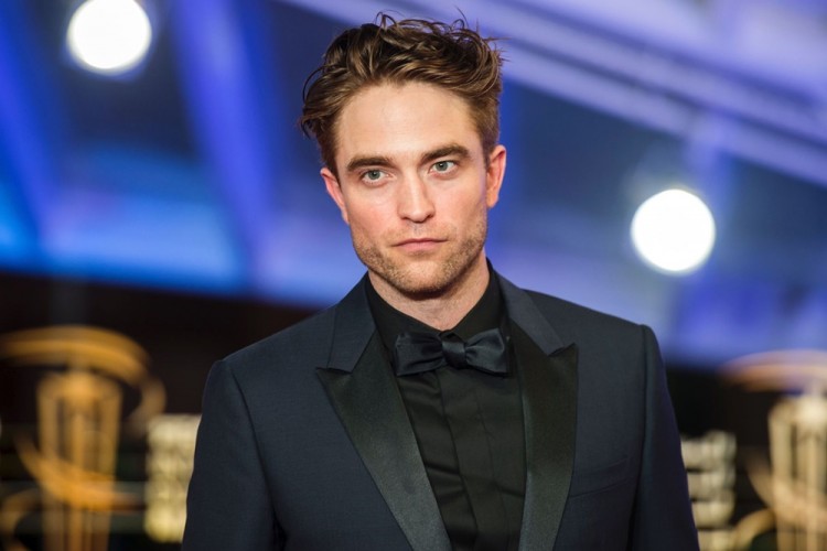 Sutradara Parasite Gaet Robert Pattinson Untuk Film Terbarunya