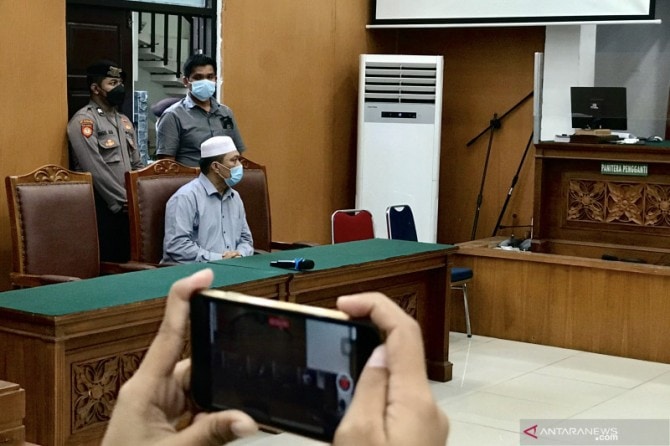 Terbukti Bersalah Terkait Kasus Penistaan Agama, Yahya Waloni Divonis 5 Bulan Penjara