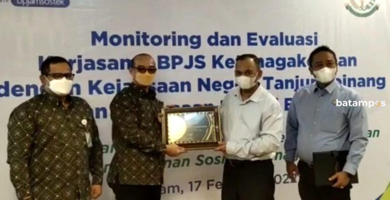 Bpjamsostek Tanjungpinang Serahkan 59 SKK Piutang ke Kejaksaan
