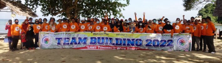 Tumbuhkan Rasa Kebersamaan, Keluarga Besar Batam Pos Gelar Family Gathering