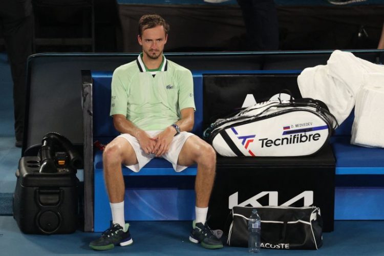 Kalah di Final Australia Terbuka, Medvedev Keluhkan Perilaku Penonton