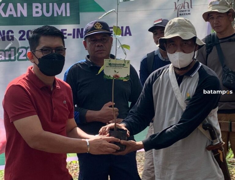 FIFGROUP Kembali Tanam Lebih dari 3.000 Bibit Pohon, Cabang Batam Berpartisipasi Tanam 300 Bibit
