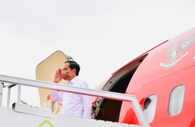 Jokowi Perintahkan Menaker Revisi Aturan soal JHT Karena Menuai Polemik
