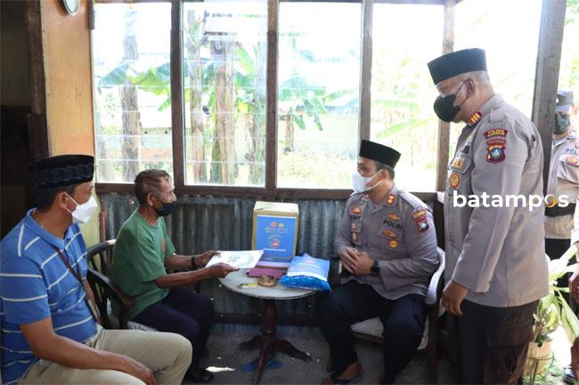 Polres Karimun Berikan Bantuan untuk Lansia