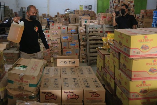 Polres Lebak Amankan 24 Ton Minyak Goreng Ditimbun di Warunggunung