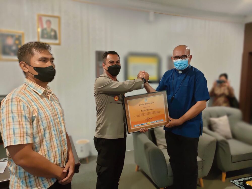 Polsek Sekupang Terima Penghargaan e1643948656373