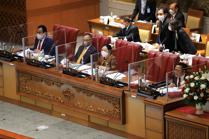 DPR Resmi Sahkan Anggota KPU-Bawaslu Periode 2022-2027