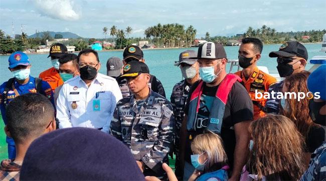 Warga Kanada Terombang Ambing di Laut Kepri