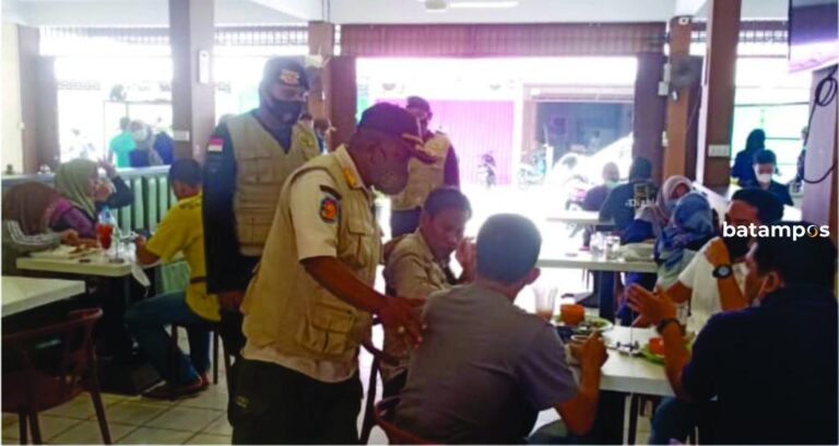Tim Terpadu Lakukan Himbauan dan Razia kepada Pedagang