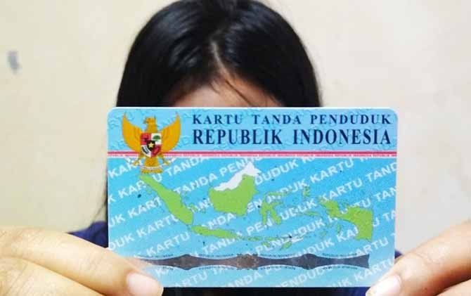 Dua Tersangka Korupsi E-KTP Isnu Edhy Wijaya dan Husni Fahmi Ditahan KPK