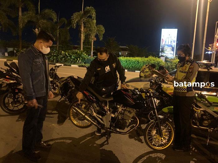 Satlantas Polresta Barelang Tindak 60 Motor Balap Liar dan Knalpot Brong