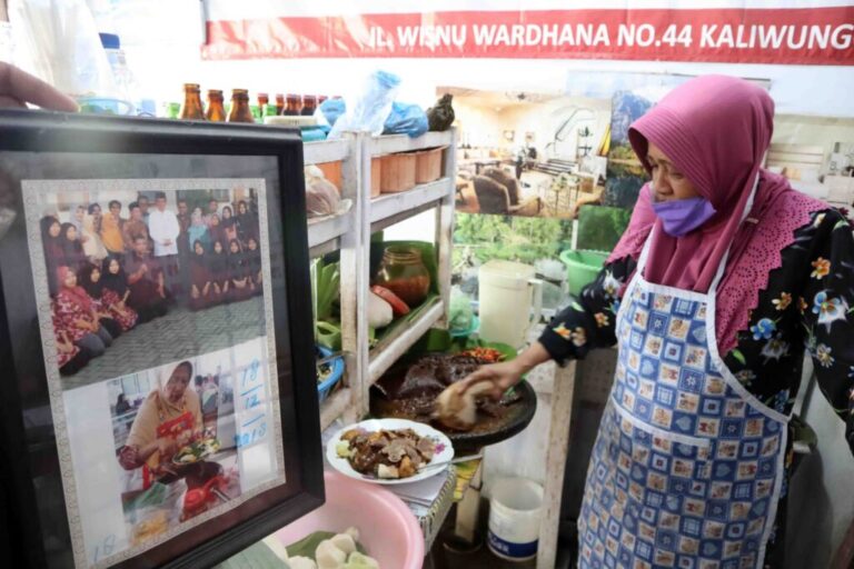 Jadi Hidangan Pernikahan Saudara Gus Dur