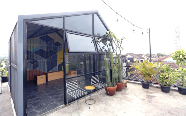 Bawa Gaya Industrial untuk Hunian dengan Memindahkan Tempat Hangout ke Rumah