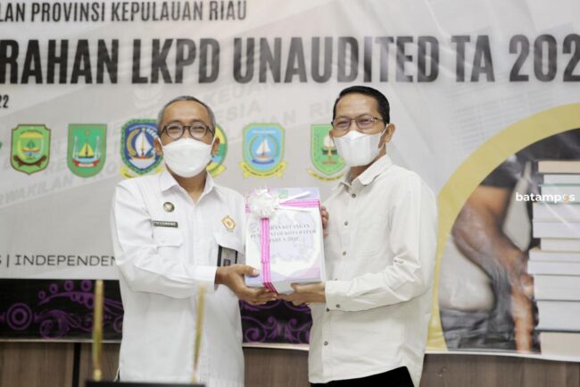 Pemko Batam Serahkan Laporan Keuangan ke BPK