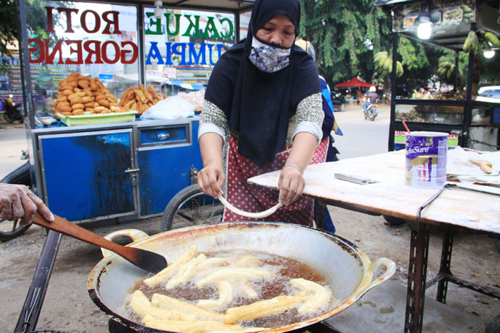 Pedagang Makanan Naikkan Harga