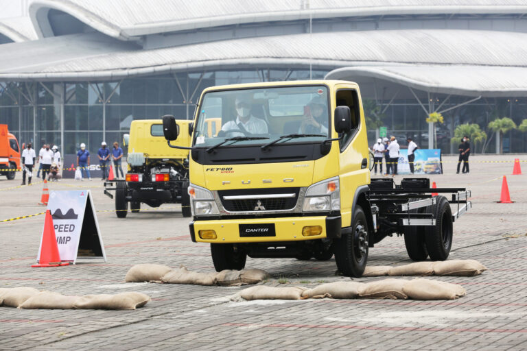 Rasakan Keunggulan Kendaraan Canter & Fighter X 