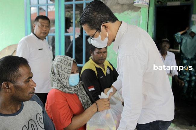 Pemko Batam Berikan Bantuan Sembako Kepada Korban Puting Beliung