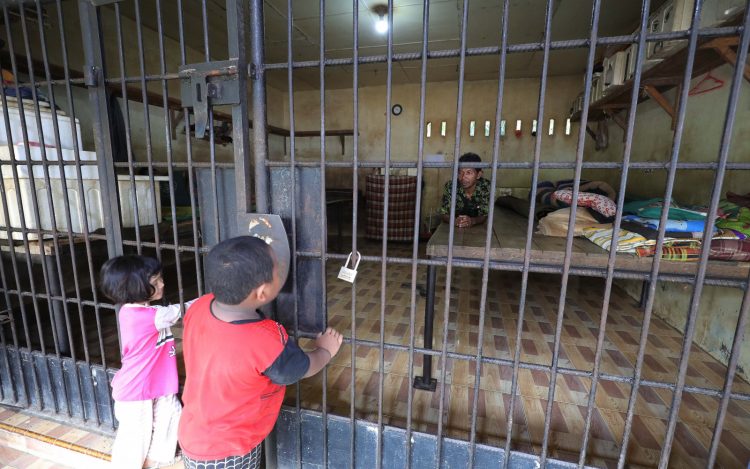 8 Tersangka Kasus Kerangkeng Bupati Langkat Hanya Wajib Lapor