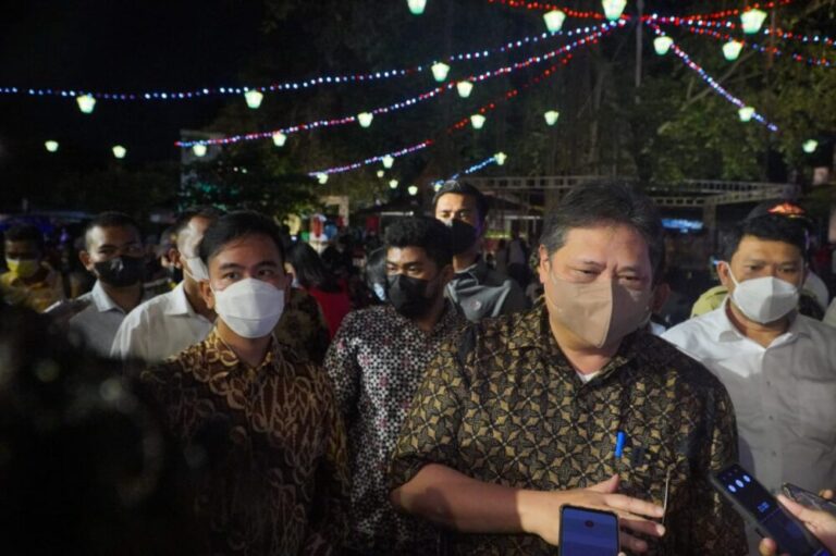 Airlangga: Solo Terbuat dari Rindu, Kenangan dan Wedangan