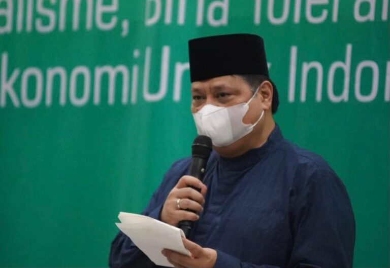 Airlangga: Kegiatan Ibadah Bulan Ramadan di Masjid Sudah Diperbolehkan