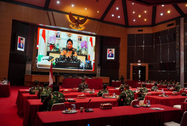 Menko Airlangga Puji Peran TNI dalam Mendukung Kebijakan Pemerintah dalam Pemulihan Ekonomi Nasional