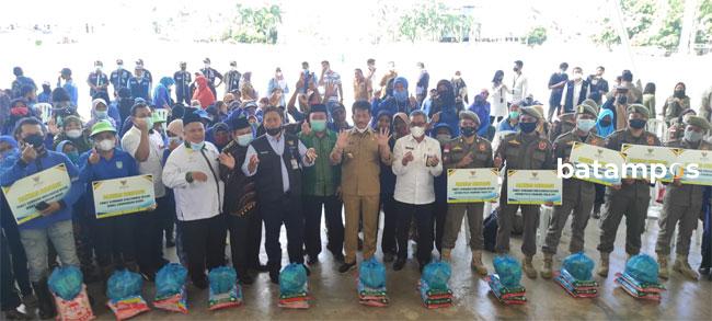 Baznas Kota Batam Bagikan 1500 Paket Sembako